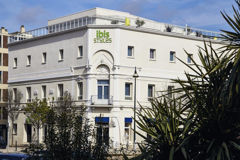 Отель Ibis Styles Hyeres Rooftop & Spa Экстерьер фото