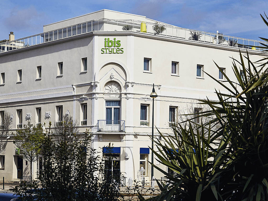 Отель Ibis Styles Hyeres Rooftop & Spa Экстерьер фото